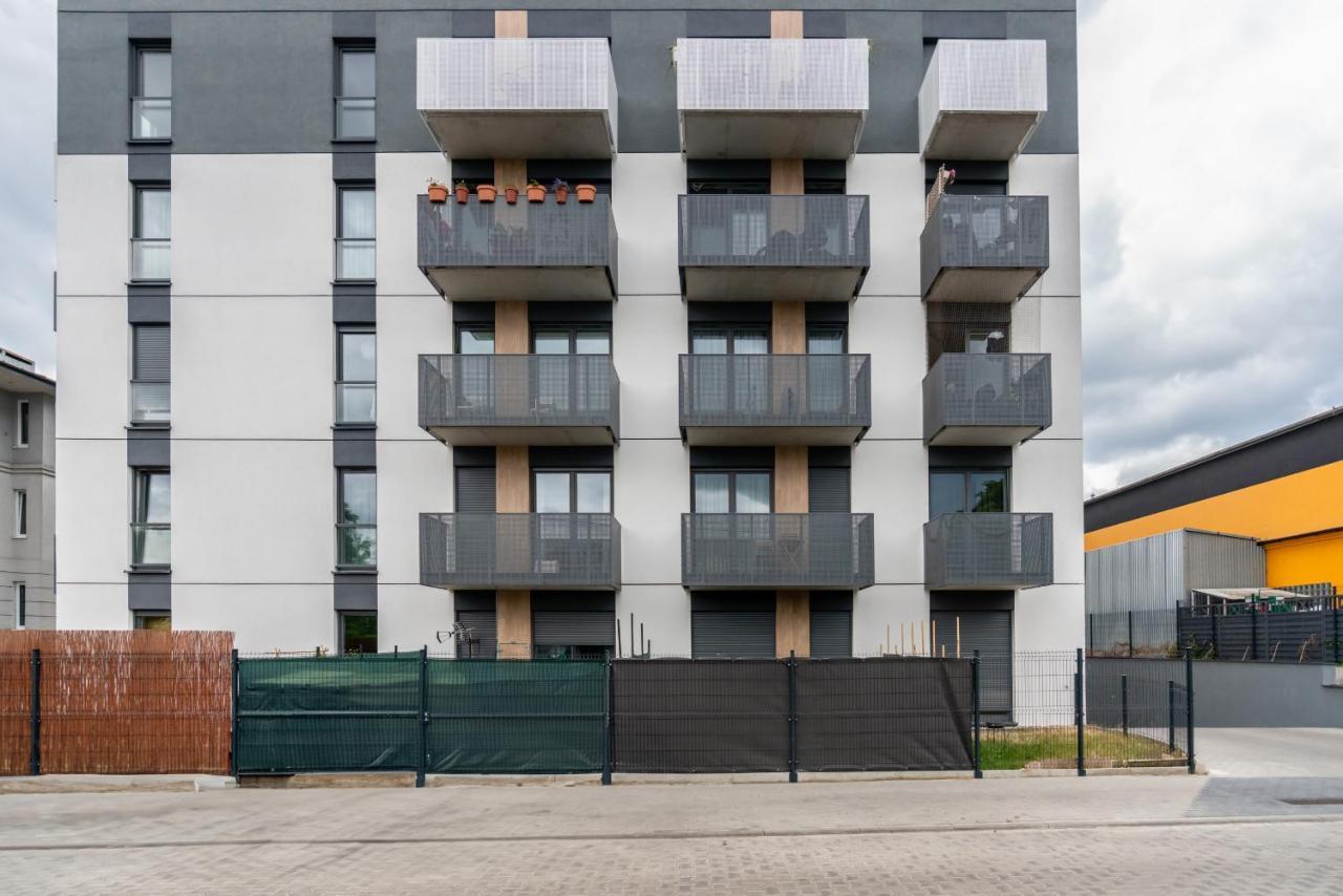 Apartments With Garden Dmowskiego 81 By Noclegi Renters Posen Exterior foto