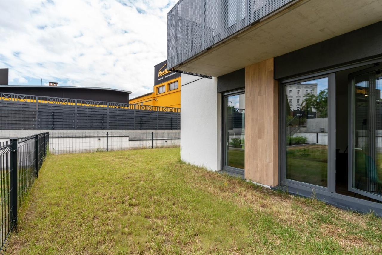 Apartments With Garden Dmowskiego 81 By Noclegi Renters Posen Exterior foto