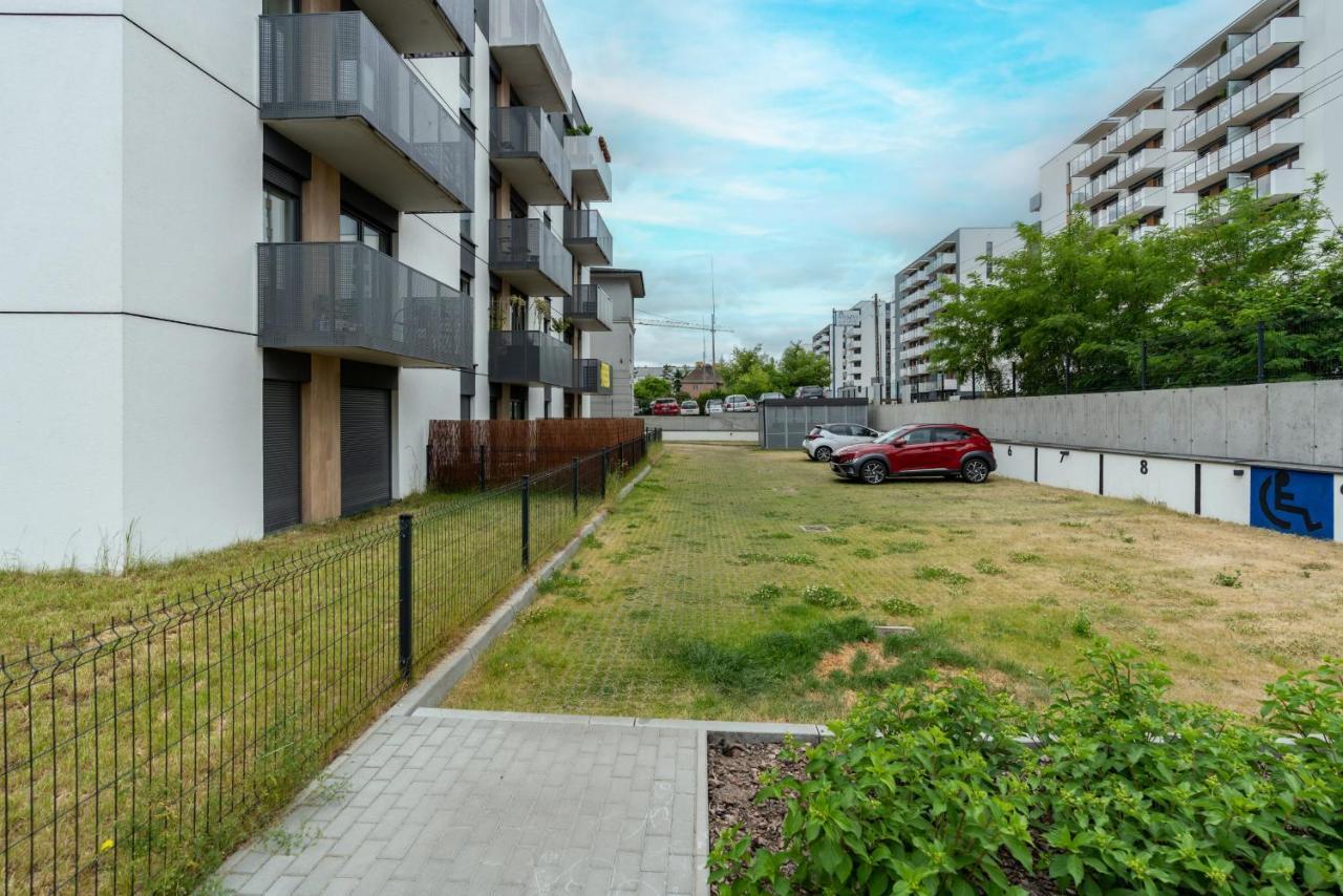 Apartments With Garden Dmowskiego 81 By Noclegi Renters Posen Exterior foto